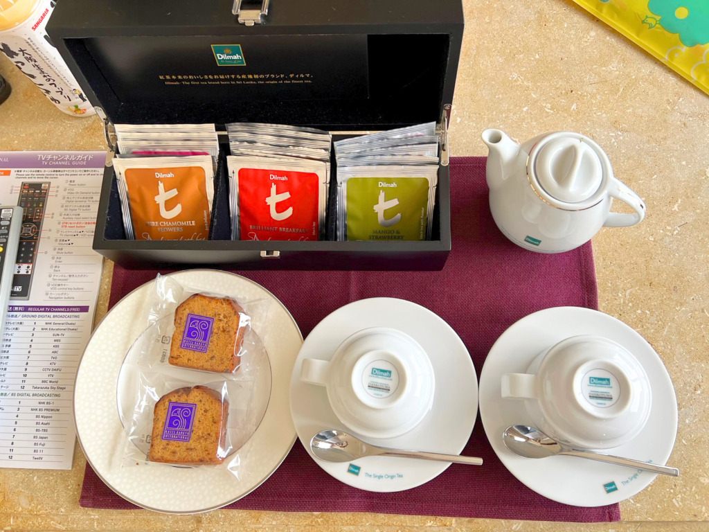 ホテル阪急インターナショナル クラウンスイート 紅茶とお菓子